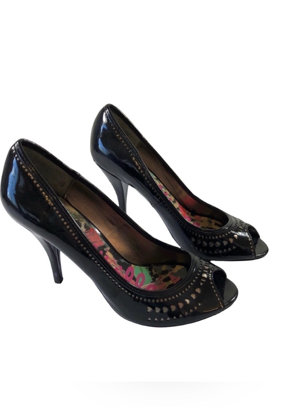Betseyville Black Patent Leather Heart Laser Cut Out open Toe Low Heel size 8